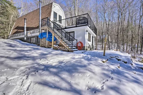 Wilmington Chalet w/ Hot Tub < 8 Mi to Mount Snow! - Wifi