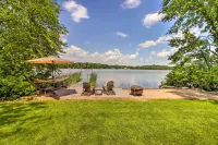 Year-Round Waterfront Getaway Lake Access and Dock!
