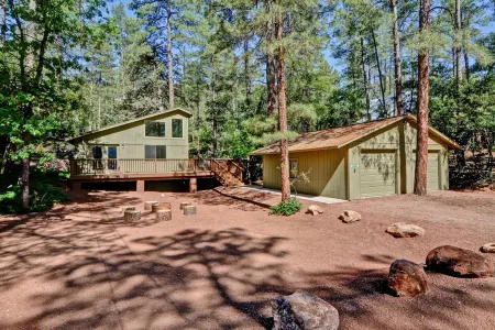 Simply Wonderful....Fully Remodeled Cabin in Pine, AZ Отели в г. Пайн