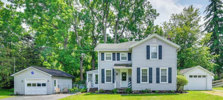 Sodus Point Home - Walkable to Beach! Hotels in Wayne County