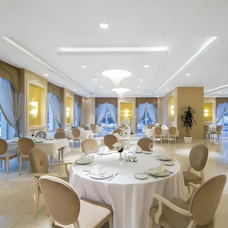 Qafqaz Riverside Hotel