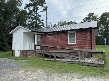 Entire House - Antique Mall Cottage