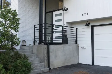 Delightful Family Home with 3 Bedrooms and Sprawling Backyard