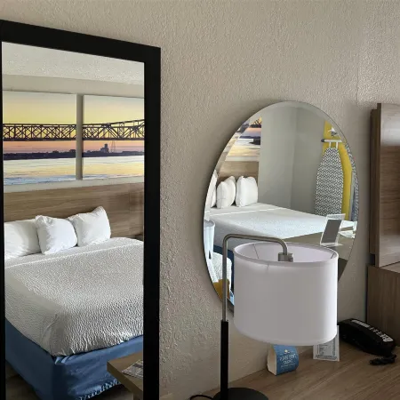 Days Inn by Wyndham Louisville Airport Fair and Expo Center