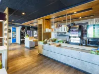 萊薩布勒多洛訥宜必思快捷酒店 - 早餐