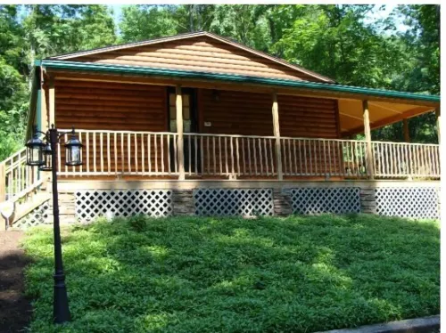 Hickory Grove Cabin On 8 Acres With Private Fishing Pond.