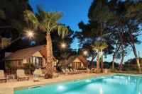 Waterman Beach Village - Pools