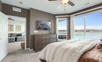 Panoramic Sunset Escape Waterfront Condo for 7!