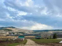 Vintage Cabin Near Steamboat with Mountain Views and Hot Tub Access