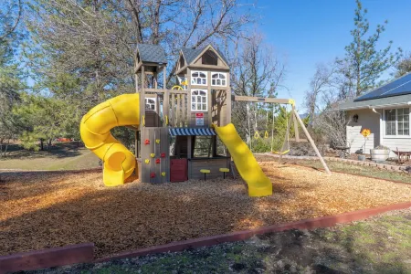 Awesome Views, Game Room, Hot Tub and More!