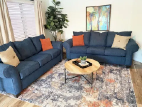 Travelers Paradise - A 5 Star Poolside Resort Getaway