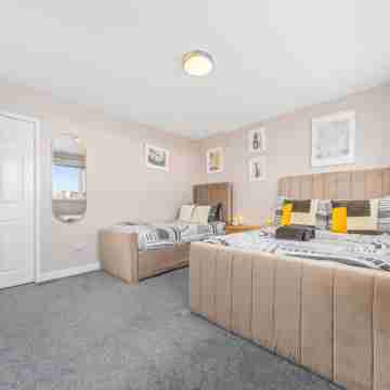 Quirky, Family Home in Glasgow Rooms