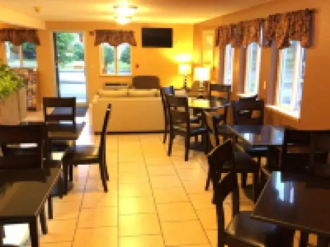 The Varsity Inn North Hotels in Centralia