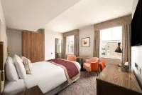 voco THE CLIFTON FOLKESTONE Hotels near Folkestone Central Railway Station