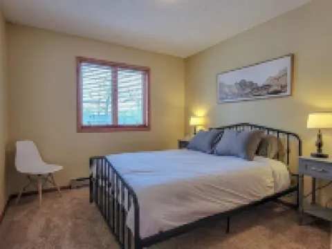 Breezy Hills - unit 2; Lake Bemidji, King bd, Kayaks, PB Trail! Hotels in Bemidji