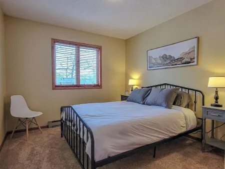 Breezy Hills - unit 2; Lake Bemidji, King bd, Kayaks, PB Trail!