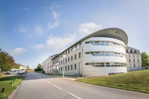 Cowool Compiègne Hotels in Jaux