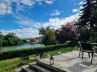 Merlin Cottage Hotels in Gravon