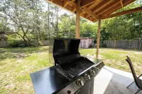 Private Saltwater Pool, No Stairs, Sleeps 8, Bunk Bed, Games, Gym, Near Beaches!