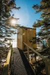 BRAND NEW Lakefront Tiny Home w/ Treehouse Sauna - Jarvi Cabin at Stay Boreal