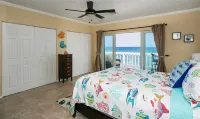 Mahogany Point 5: 3 BR / 3 BA villa in North Side, Sleeps 6 - Pools