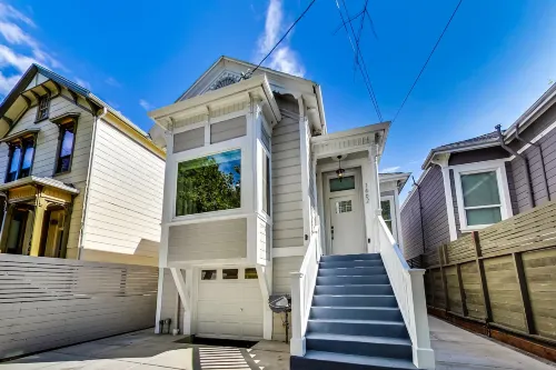 Charming Escape with Modern Amenities - Stylish Cozy Haven Hotels in Oakland