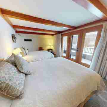 Luxurious Trapp Family Lodge 3-bedroom Villa: Nordic ski from your front door Rooms