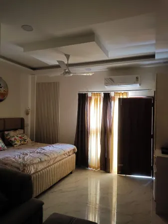Luxurious studio Near Expo Mart in Greater Noida
