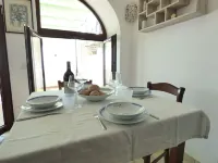 Casa Minu- cozy family home, street level and sea view-