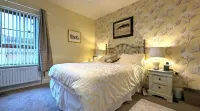 Dunadry Retreat -Spacious 2 bedroom ground floor apartment Các khách sạn ở Antrim