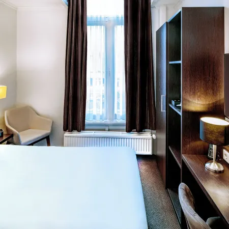 Hotel Nes Отели рядом с достопримечательностью «Улица Калверстрат»