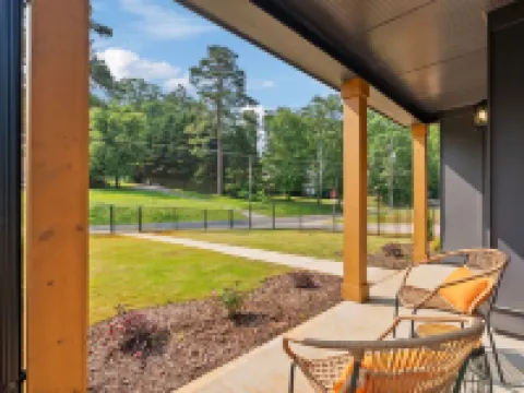 5 Min to Lakepoint! Sleeps 14. New 4 Bdrms/3.5 Bths w/ Office. Owner Managed. Hotels in Emerson