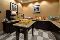 Hampton Inn & Suites Bremerton - breakfast