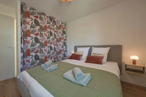 Apartment, terrace, pool, Netflix and WIFI Hotels in Gaillac