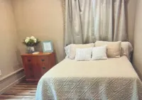 Auburn's Place - Newly renovated 1-bedroom apartment Hotels in Vincennes