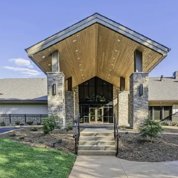 Luxury Keowee Key Condo: Lakefront Retreat Near Clemson