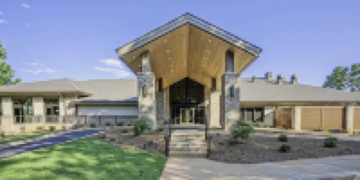 Luxury Keowee Key Condo: Lakefront Retreat Near Clemson