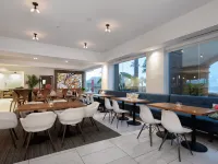 دبل تري باي هيلتون هوتل جالفيستون بيتش Hotels near شاطئ إيست بيتش (East Beach)