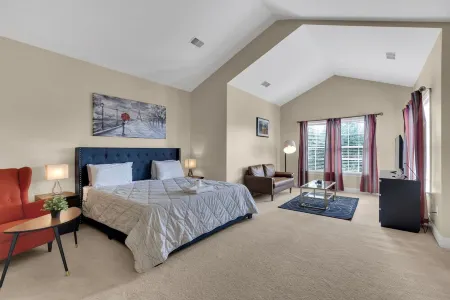 Luxurious Stylish 5BD+Office/13Mins IAD Airport Отели рядом с Аэропорт Даллес