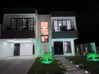 4-bedroom house in delightful San Pedro Sula with private pool, mountain views Hotels in 