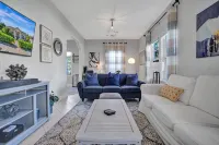 Stunning 2/2 dream beach getaway in Surfside