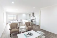 Dunsborough Escape - King Bed & Chef's Kitchen. No General Cleaning Fees