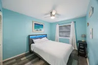 Charming 2-bedroom villa in Seminole with pool, WiFi and AC