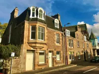 Leven House Bed and Breakfast - parking