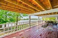 A Gem on the Beautiful Tennessee River: Perfect for gatherings and Retreats