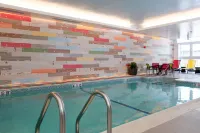 Hilton Garden Inn Burlington-Downtown - Pool