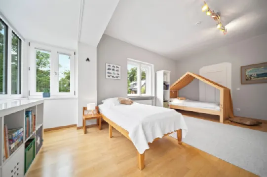 19 min to the center - 250 m² / 2,691 sq ft - top villa from 1923 - 4BR 3,5BA Hotels in 