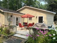 Oak Tree Retreat - Steps away from water fun!