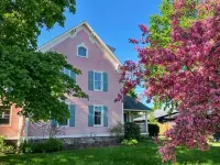 Peaceful 1BR ground floor with garden view - Simple, Stylish, Shelburne Hotels in Shelburne