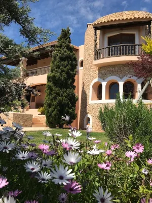 Villa Cas Berris - Ibizan Style with Private Pool and Panoramic Views Hotel in zona Pityusic Islands